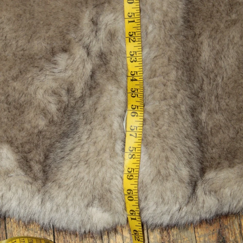 Pottery Barn. Faux Mink Tree Skirt. Sz. 60